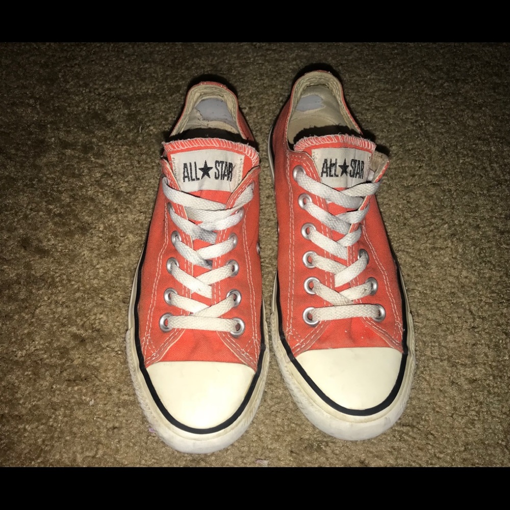 Orange converse size women’s 7